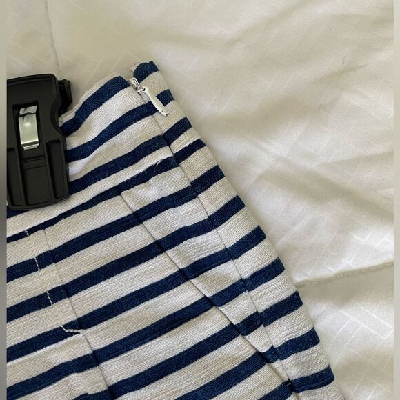 J Crew stripped Shorts - Picture 5 of 7